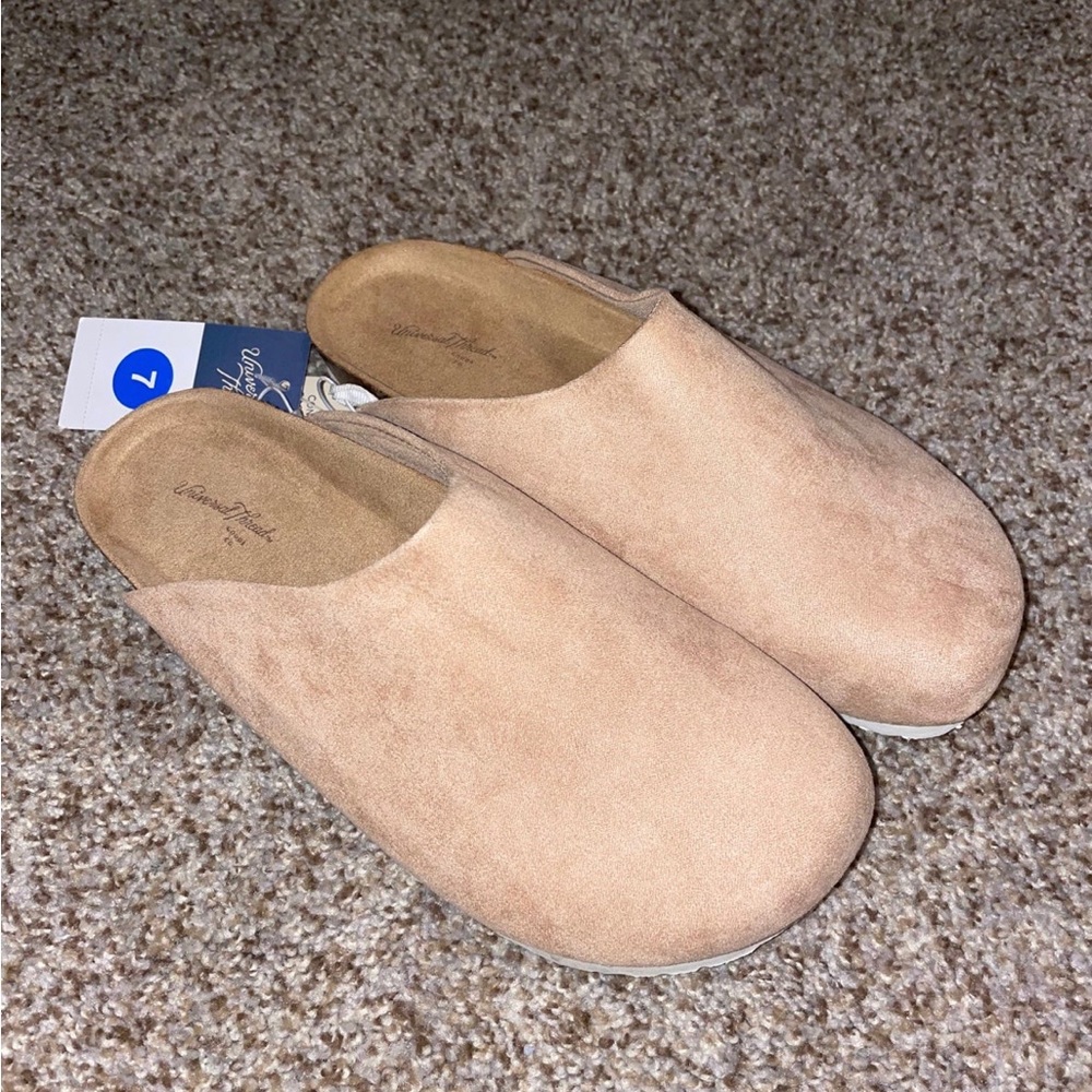 Womens size 7 shoes